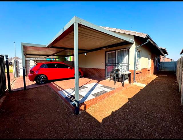 3 BEDROOM CLUSTER FOR SALE IN PARKDENE
